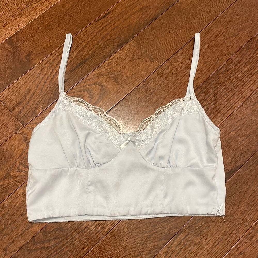 Princess Polly going out top cropped lace detailing(light blue in person)